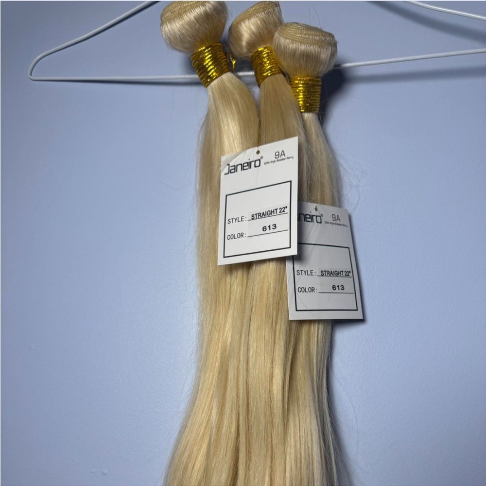 Janeiro Straight 613 22’ Bundles {pack of 3}
100% Human hair